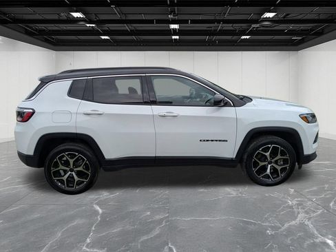 Used 2025 Jeep Compass Limited AWD/4WD image 6