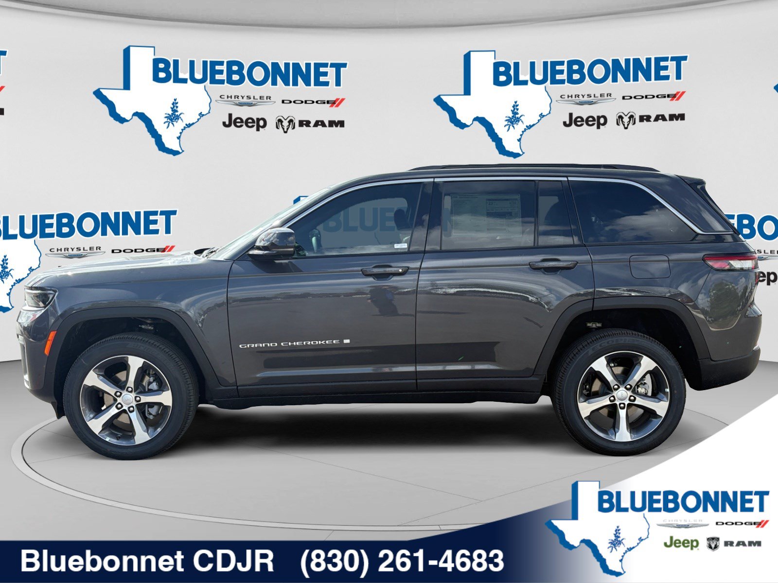 New 2026 Jeep Grand Cherokee Limited w/ Luxury Tech Group II RWD image 8