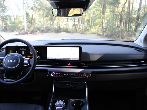 New 2026 Kia Carnival EX image 28