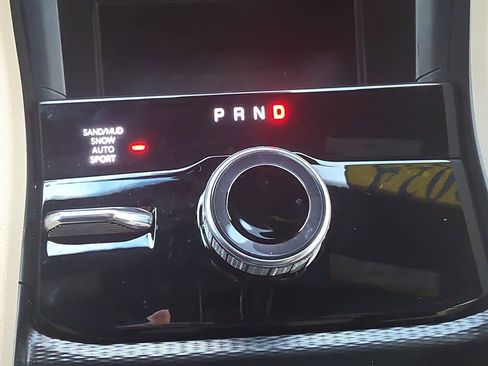 Used 2024 Jeep Grand Cherokee Limited w/ Luxury Tech Group II image 31