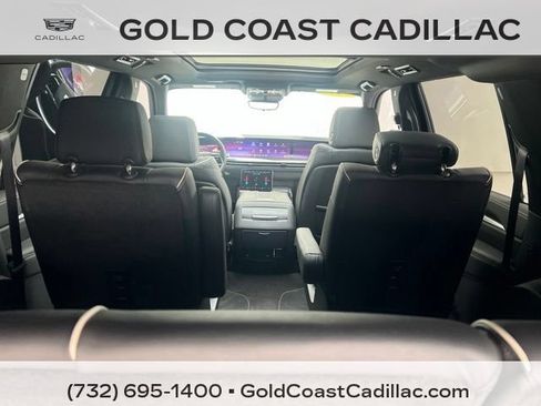 Certified 2025 Cadillac Escalade ESV Premium Luxury w/ Touring Package AWD/4WD image 15