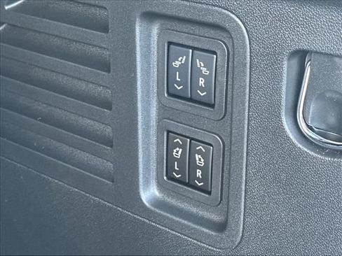 New 2026 Buick Enclave Sport Touring w/ Power Package FWD image 12