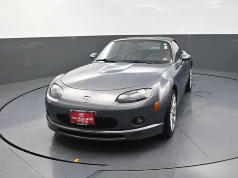Used 2006 MAZDA MX-5 Miata Grand Touring w/ Premium Pkg RWD image 2