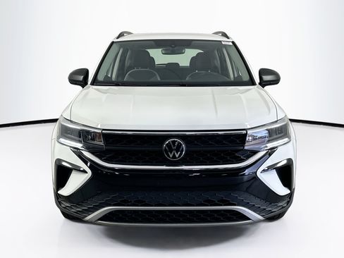 Used 2023 Volkswagen Taos S FWD image 2