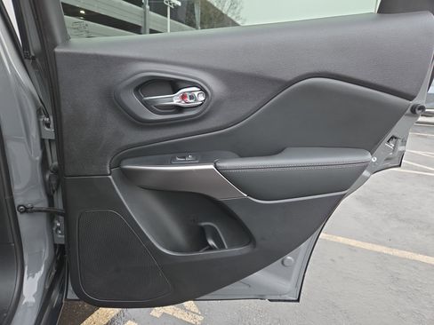 Used 2021 Jeep Cherokee Limited w/ Elite Package image 32