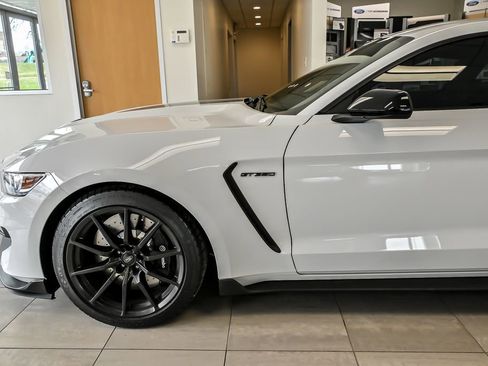 Used 2018 Ford Mustang Shelby GT350 image 5