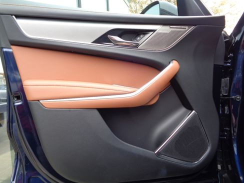 Used 2024 Jaguar F-PACE R-Dynamic S image 15