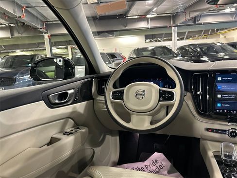 Certified 2023 Volvo XC60 B5 Ultimate w/ Climate Package image 23