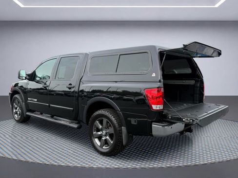 Used 2015 Nissan Titan SV w/ SV Value Truck Package AWD/4WD image 11