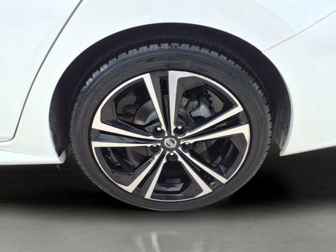 Used 2021 Nissan Sentra SR FWD image 9