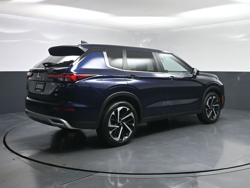 Used 2024 Mitsubishi Outlander SE image 22