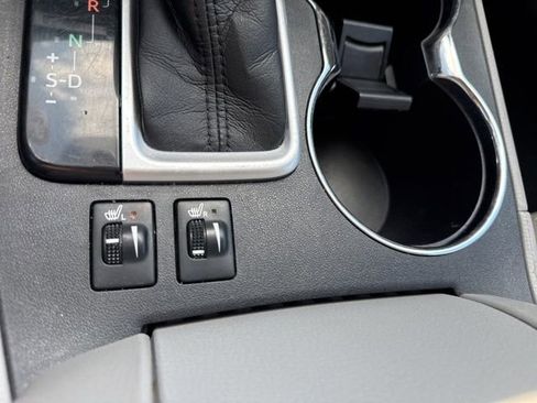 Used 2015 Toyota Highlander XLE image 20