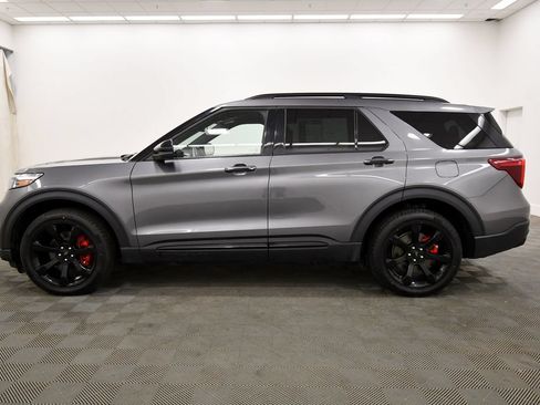 Used 2022 Ford Explorer ST w/ ST Street Pack AWD/4WD image 4
