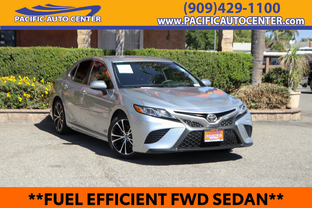 Used 2018 Toyota Camry SE FWD image 1
