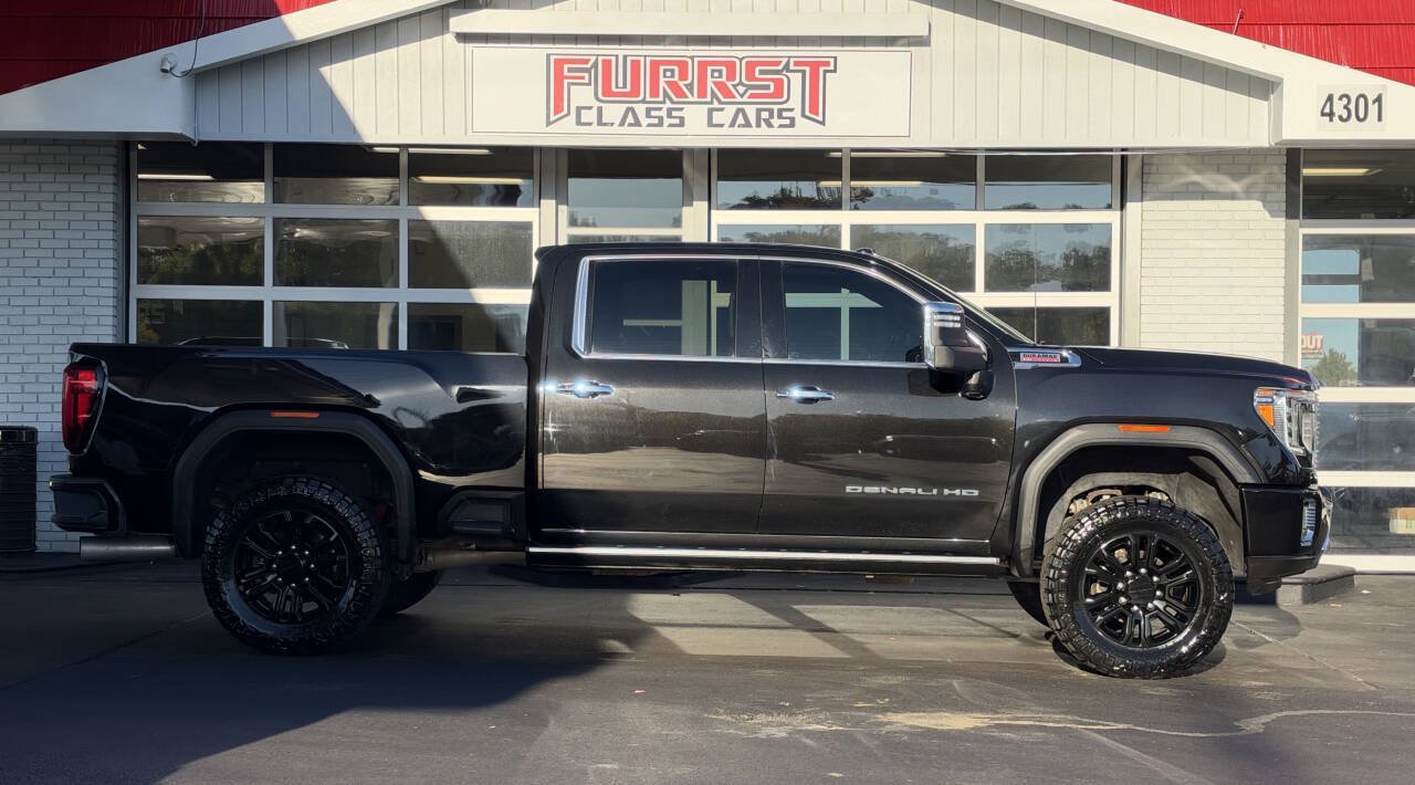 Used 2023 GMC Sierra 3500 Denali w/ Denali Black Diamond Edition AWD/4WD image 2
