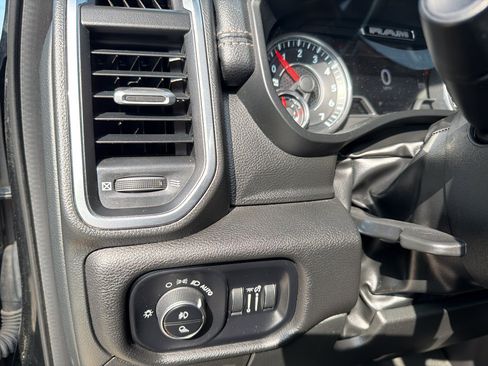 Used 2022 RAM 1500 Laramie AWD/4WD image 16