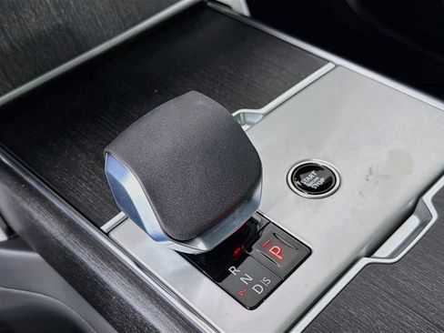 New 2026 Land Rover Range Rover SE AWD/4WD image 17