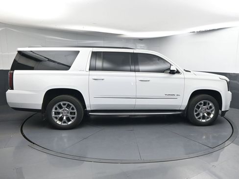 Used 2017 GMC Yukon XL SLE w/ SLE Value Package RWD image 8