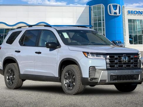New 2026 Honda Pilot TrailSport image 6