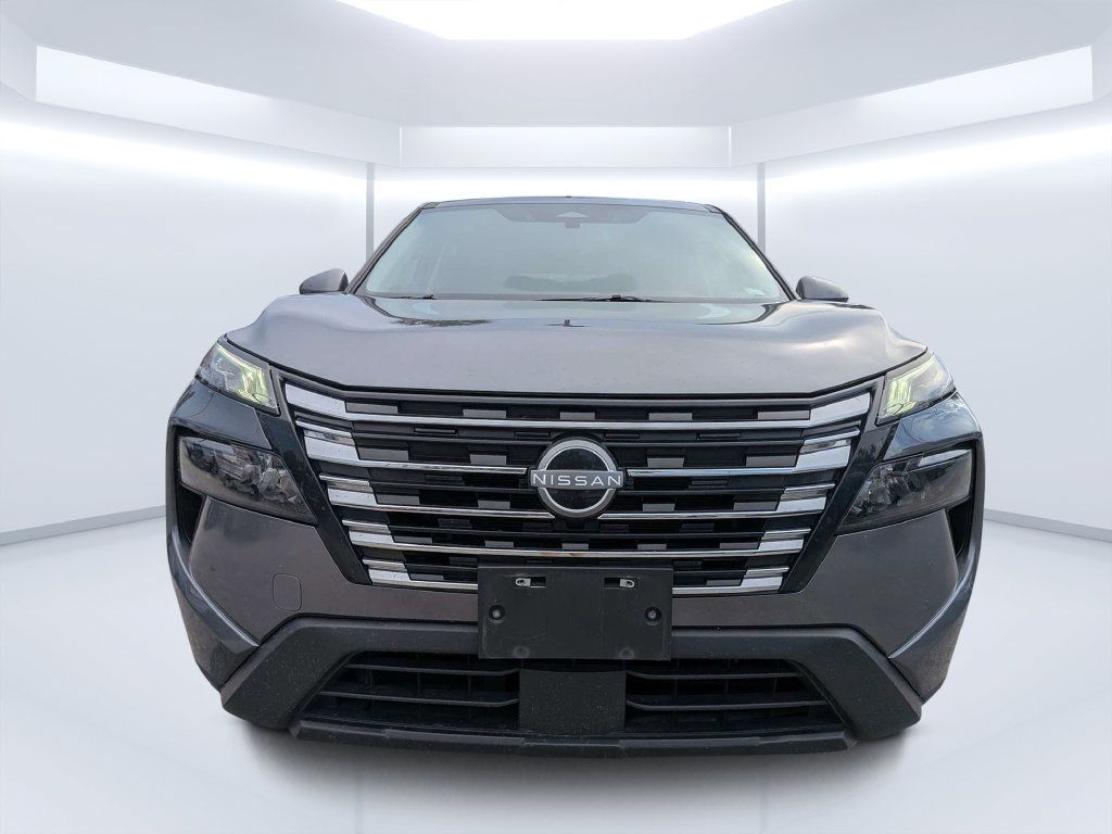 Used 2025 Nissan Rogue SV AWD/4WD image 6