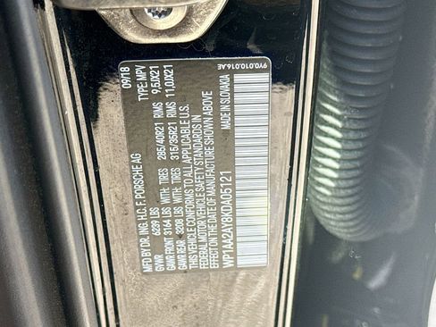 Used 2019 Porsche Cayenne Base image 34