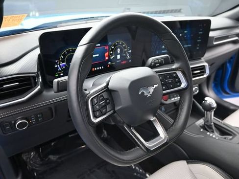 Used 2025 Ford Mustang Premium RWD image 17