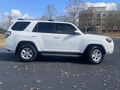 Used 2023 Toyota 4Runner SR5 Premium w/ Moonroof Package image 10