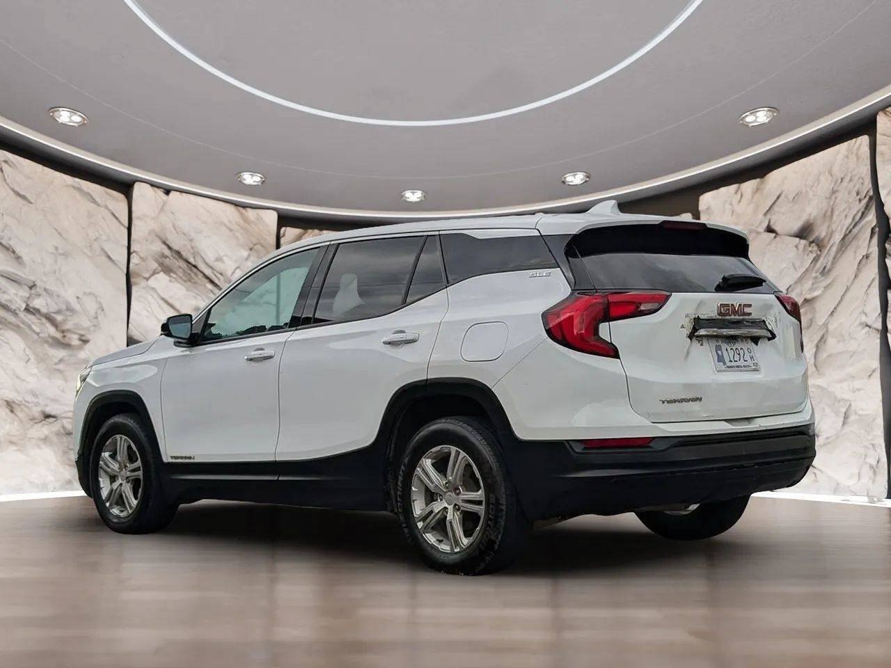 Used 2020 GMC Terrain SLE w/ LPO, Floor Liner Package FWD image 7