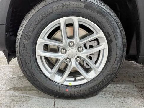 New 2026 Jeep Grand Cherokee L Laredo AWD/4WD image 11