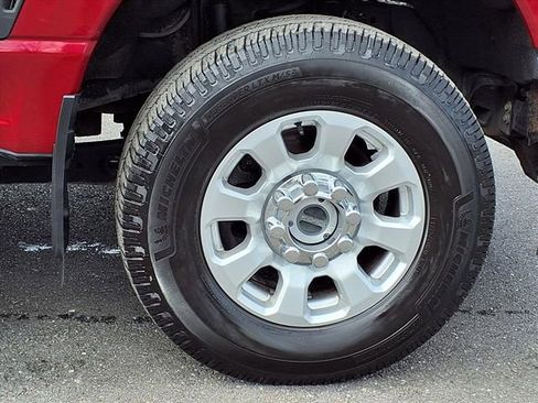Used 2023 Ford F350 XLT AWD/4WD image 9