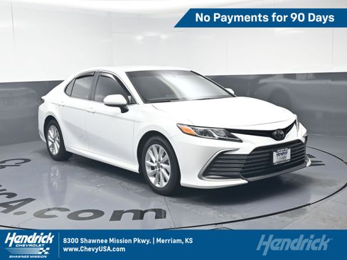 Used 2023 Toyota Camry LE FWD image 1