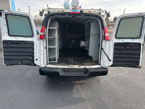 Used 2017 Chevrolet Express 2500 image 20