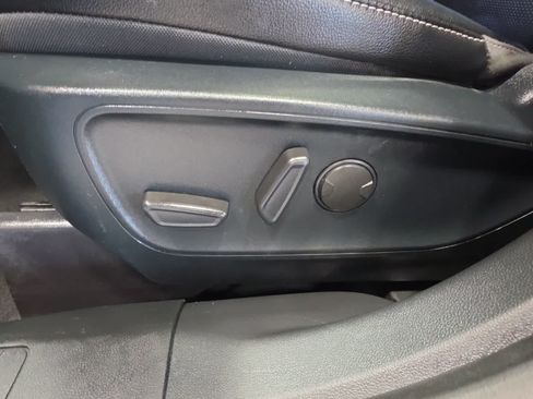 Used 2020 Ford Escape Titanium w/ Titanium Premium Package 2.0 AWD/4WD image 19
