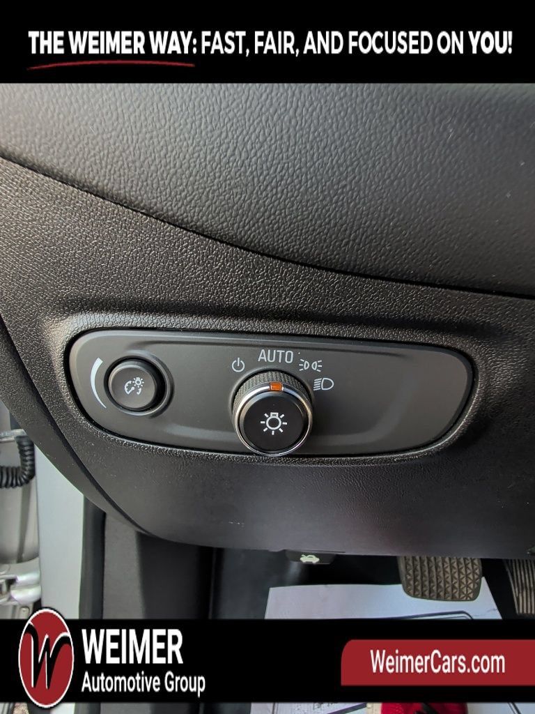 Used 2018 Chevrolet Equinox LT AWD/4WD image 22