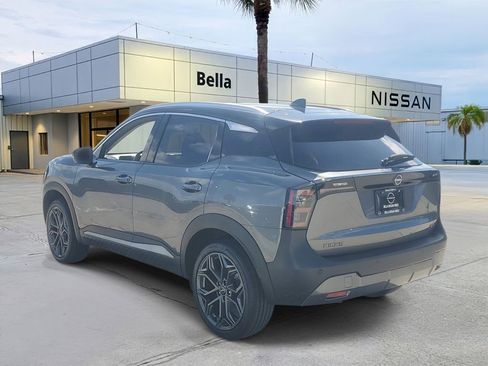Used 2025 Nissan Kicks SR FWD image 5