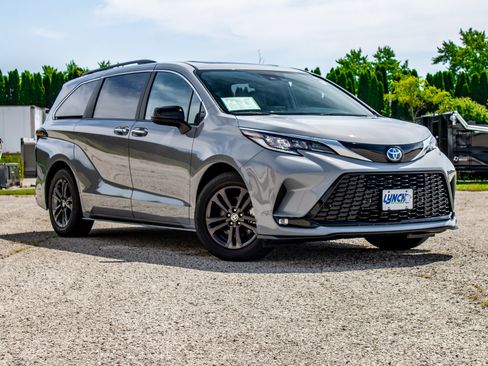 Used 2024 Toyota Sienna XSE w/ XSE Plus Package AWD/4WD image 49