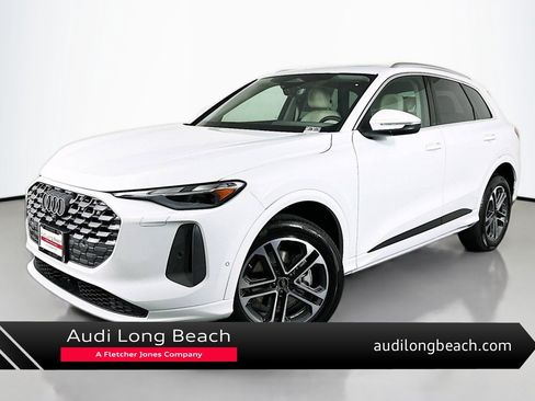 Used 2025 Audi Q5 Premium w/ Convenience Package AWD/4WD image 1
