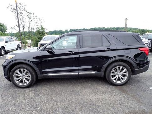 Used 2020 Ford Explorer XLT w/ Equipment Group 202A AWD/4WD image 2