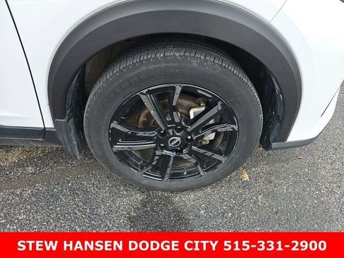 Used 2024 Nissan Kicks SR image 10