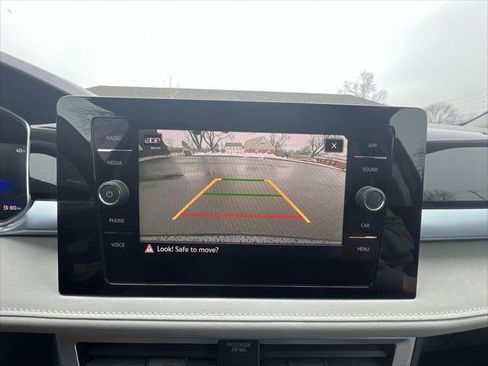 New 2026 Volkswagen Taos SE AWD/4WD image 17