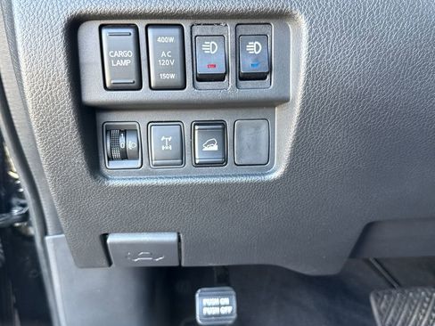 Used 2024 Nissan Titan PRO-4X image 14