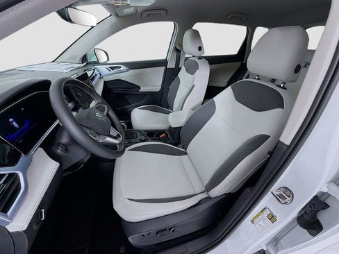 New 2026 Volkswagen Taos SE AWD/4WD image 21