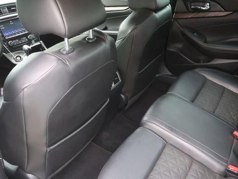 Used 2017 Nissan Maxima Platinum FWD image 11