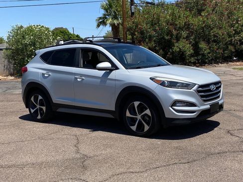 Used 2018 Hyundai Tucson Value AWD/4WD image 2