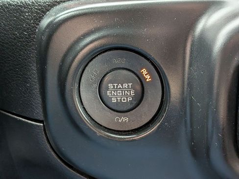 Used 2018 Jeep Wrangler Unlimited Rubicon AWD/4WD image 24