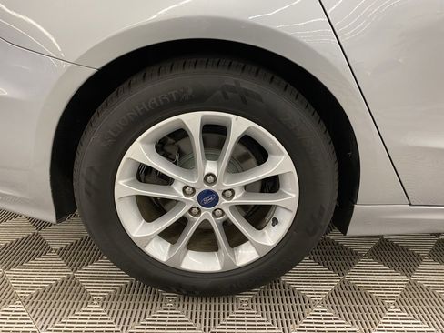 Used 2020 Ford Fusion SE image 9