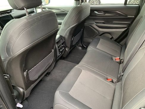 Used 2024 Jeep Grand Cherokee Laredo X w/ Trailer Tow Package image 13