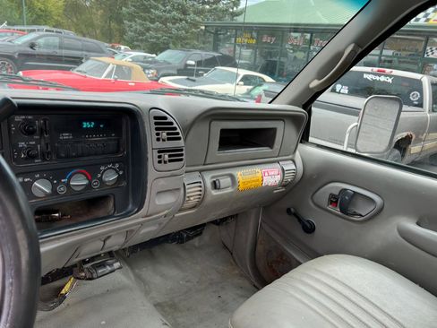 Used 2002 Chevrolet Silverado 3500 2WD Regular Cab HD image 8