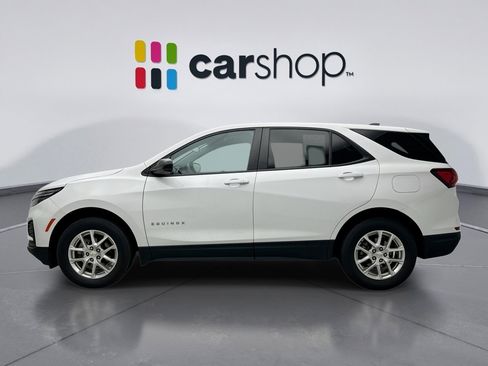 Used 2023 Chevrolet Equinox LS w/ LS Convenience Package image 2