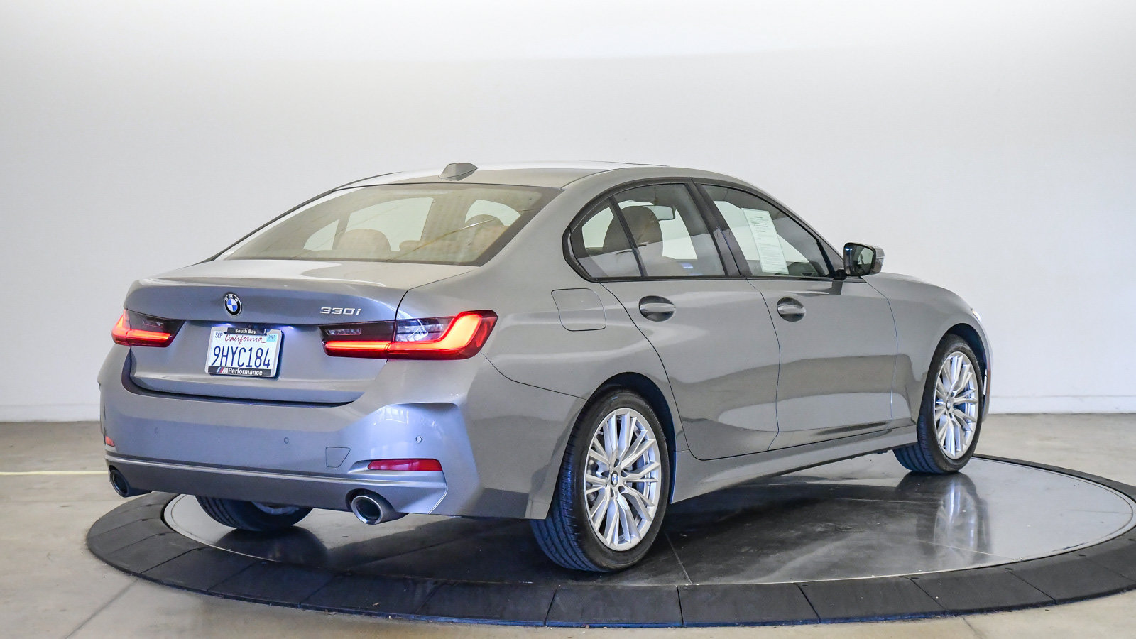 Certified 2023 BMW 330i Sedan w/ Premium Package RWD image 5